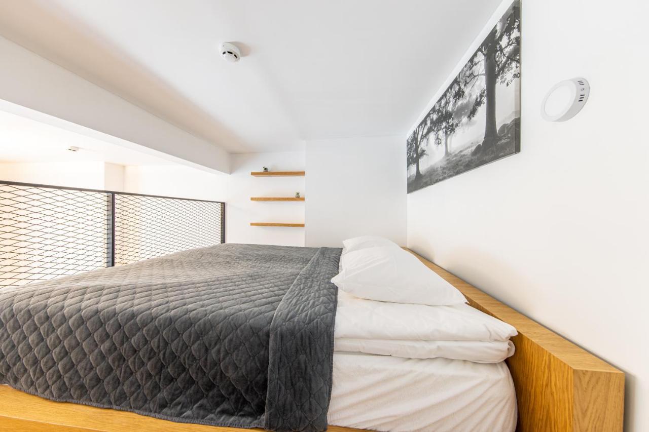 Two-Story Loft Apartments 15 タリン エクステリア 写真